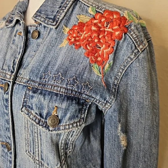 Classic Denim Jacket with Red Floral Detail - Picture 3 of 12